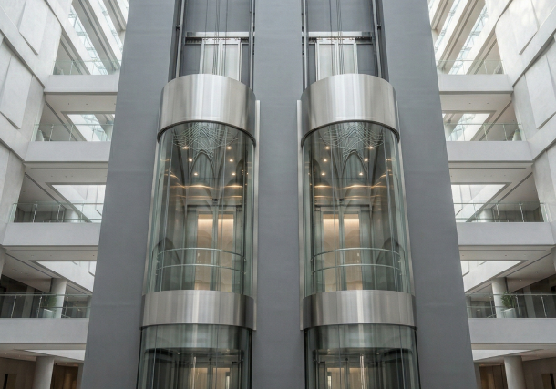 Capsule-Elevators-Designed-for-Architectural-Excellence